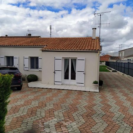 Maison Plain Pied Avec Jardin, Terrasse Et Veranda Cognac Luaran gambar