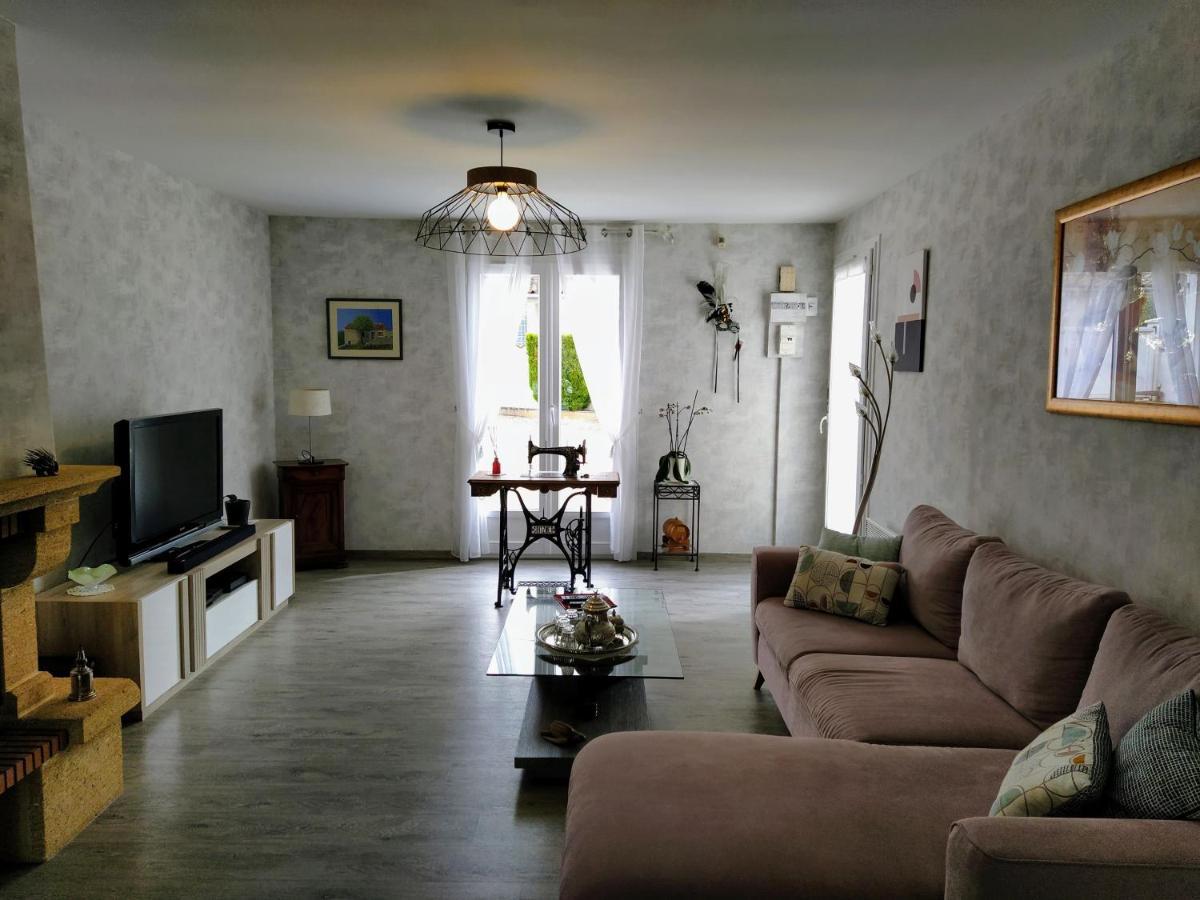 Maison Plain Pied Avec Jardin, Terrasse Et Veranda Cognac Luaran gambar