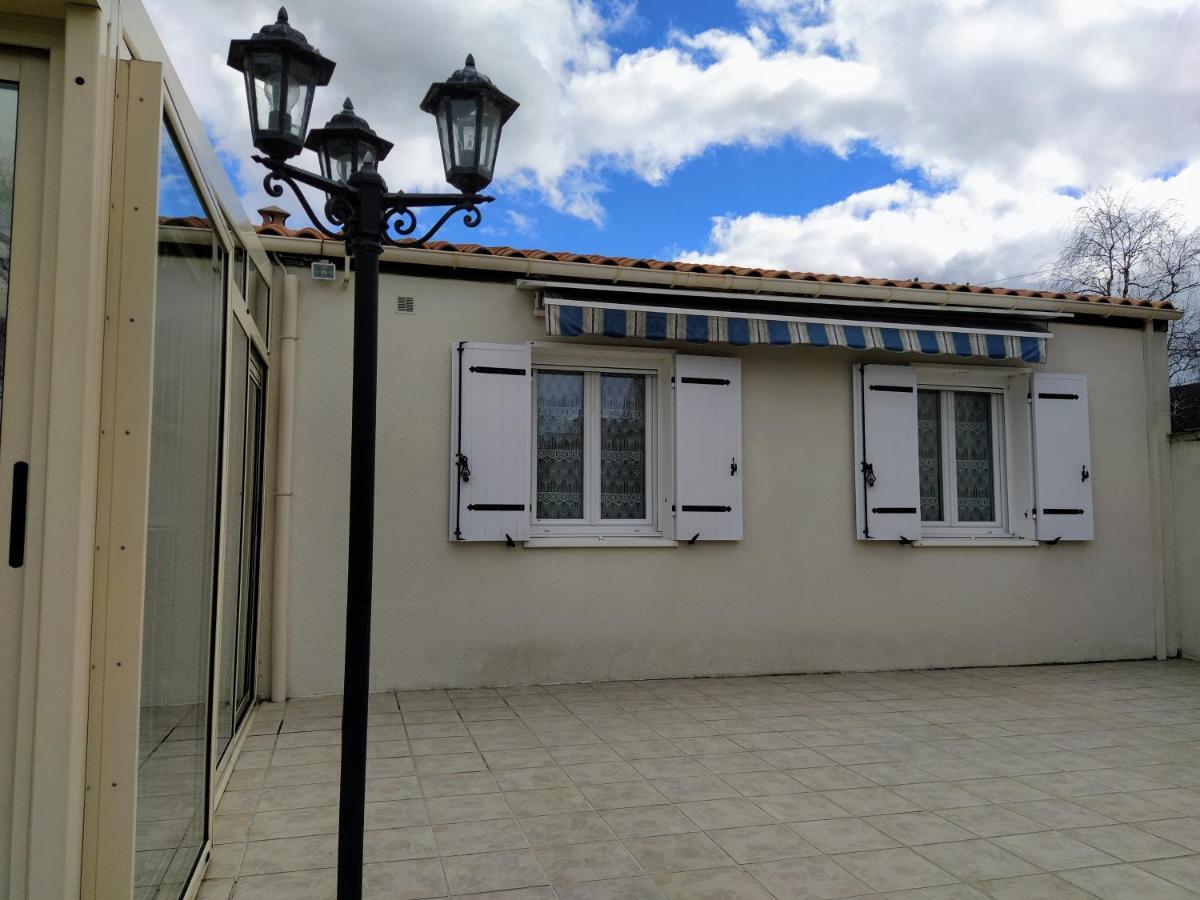 Maison Plain Pied Avec Jardin, Terrasse Et Veranda Cognac Luaran gambar